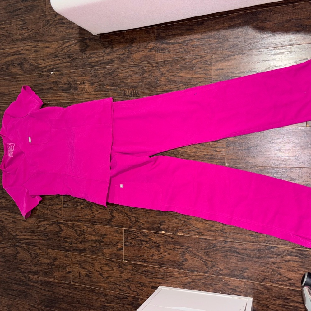 Figs Women's Scrub Set in Bright Pink